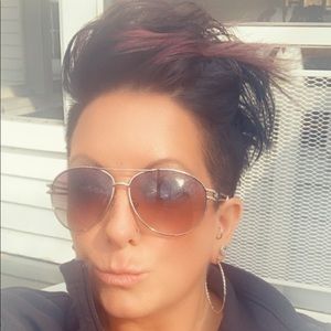 Meet your Posher, Marisa